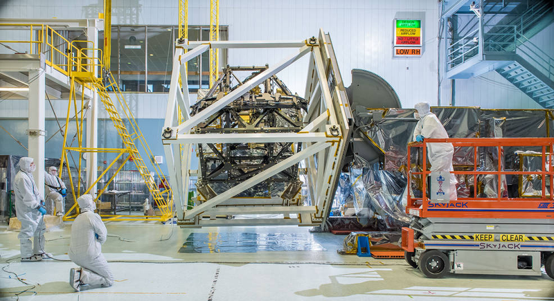 Illustration for article titled The Webb Telescope Construction Looks Like The World's Best Erector Set